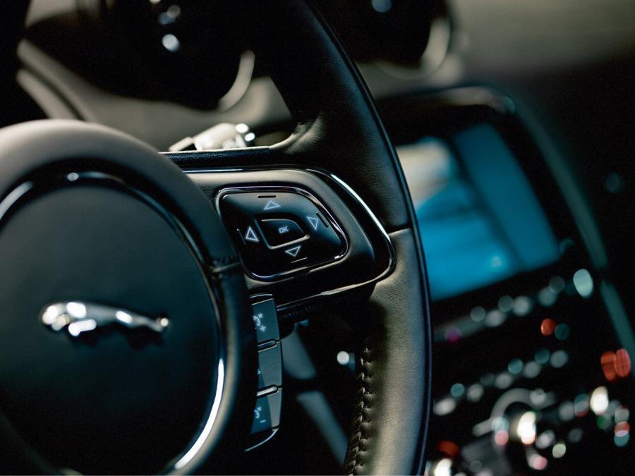  Jaguar XJ 2009 года  (фото 33 из 142)